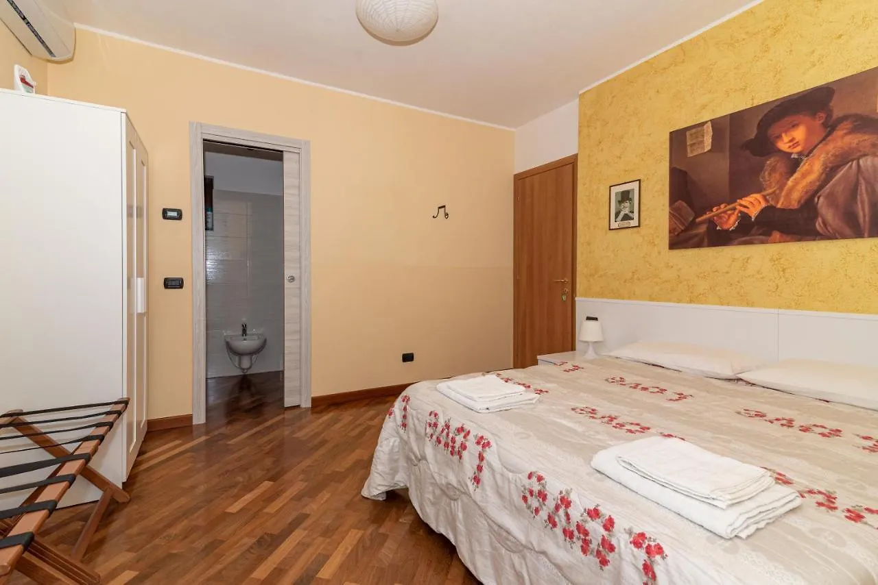 B&B-Foresteria Casa Della Musica Lake Como Mandello del Lario Italien