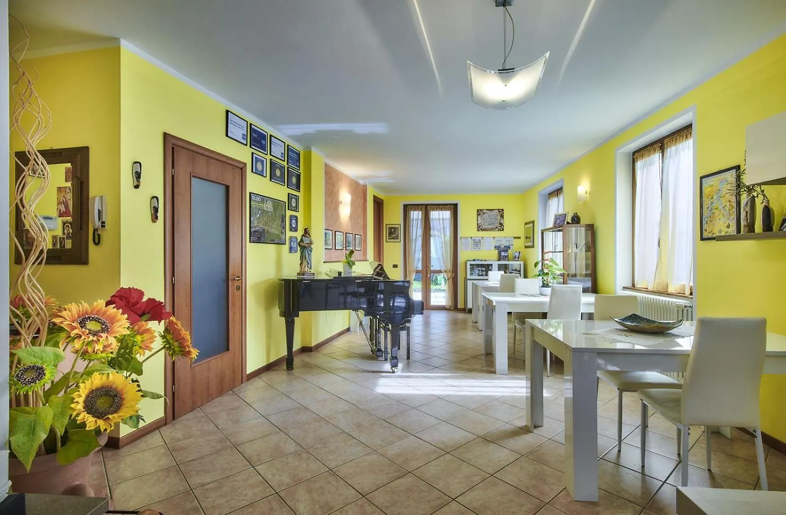 B&B-Foresteria Casa Della Musica Lake Como Mandello del Lario Bed & Breakfast