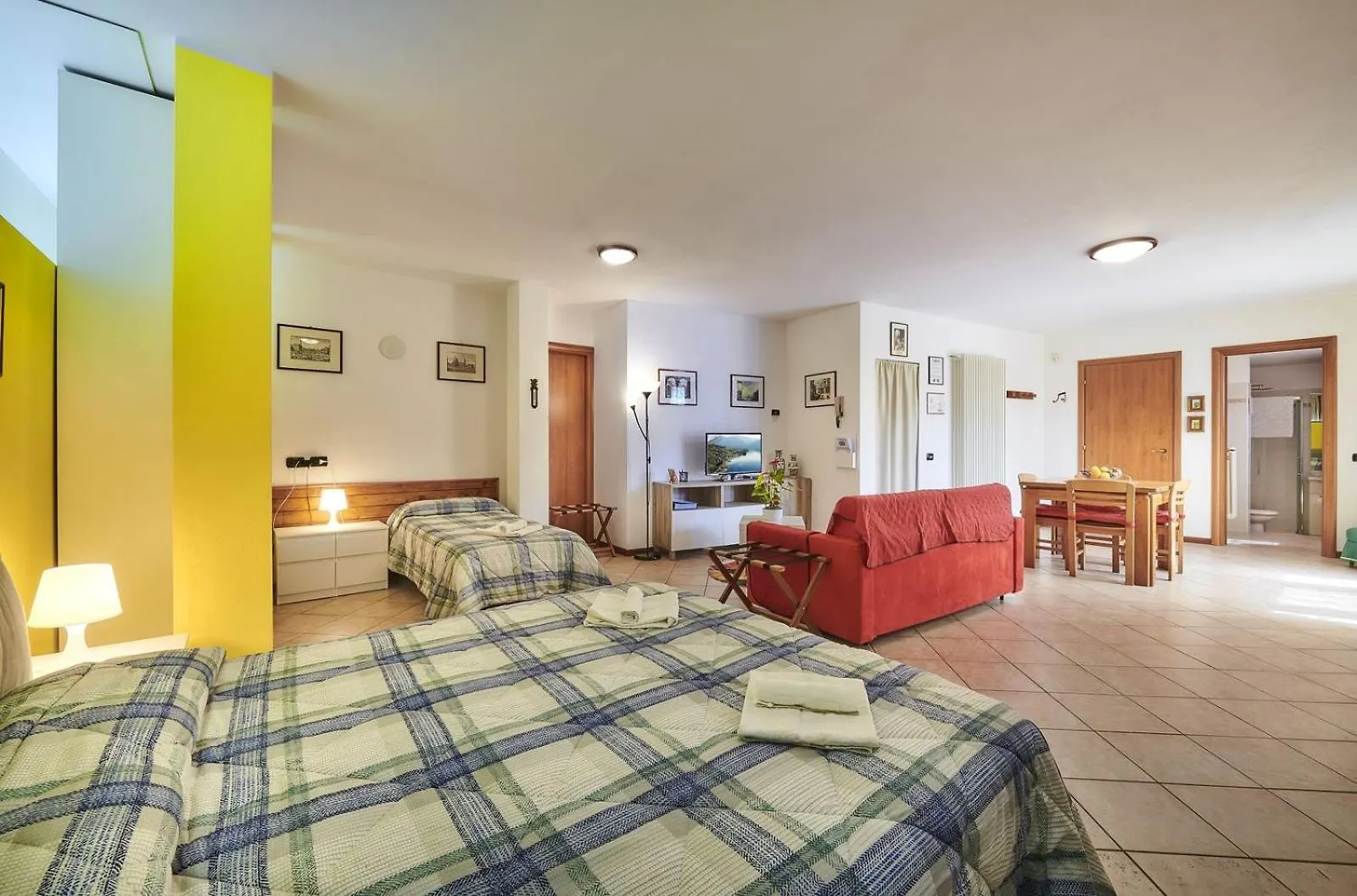 B&B-Foresteria Casa Della Musica Lake Como Mandello del Lario Bed & Breakfast