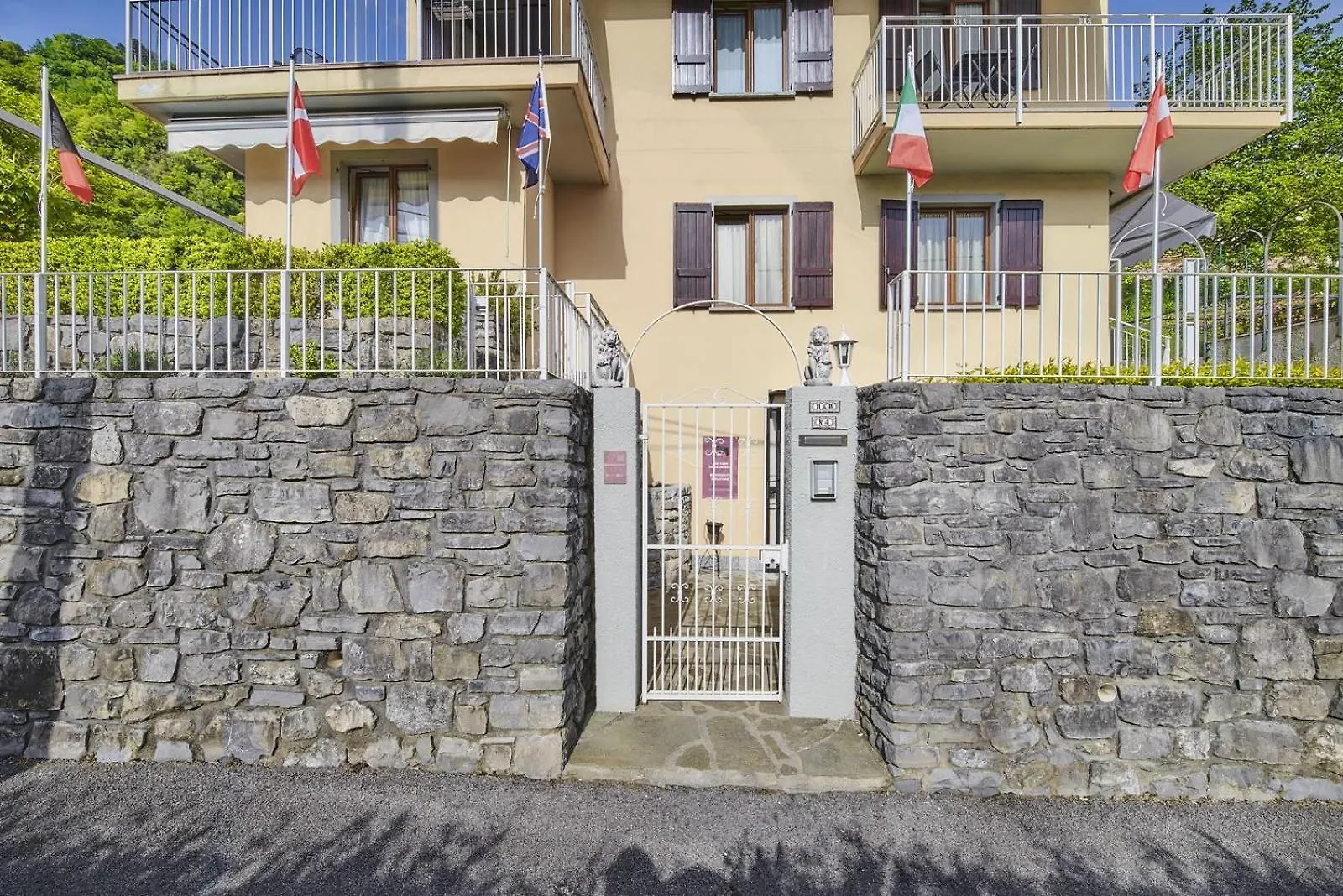 B&B-Foresteria Casa Della Musica Lake Como Mandello del Lario 3*,  Italien